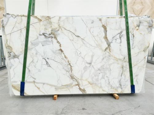 Supply polished slabs 0.8 cm in natural marble CALACATTA ORO 1746. Detail image pictures 