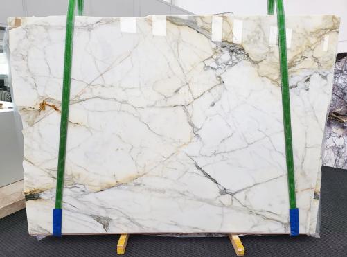 Supply polished slabs 0.8 cm in natural marble CALACATTA ORO 1761. Detail image pictures 