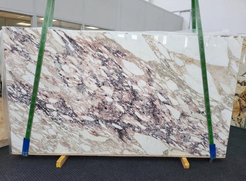 Supply polished slabs 0.8 cm in natural marble CALACATTA VAGLI ORO 1774. Detail image pictures 