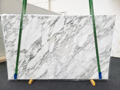 Supply honed slabs 0.8 cm in natural marble CALACATTA VAGLI 1621. Detail image pictures 