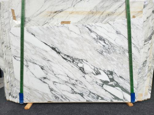 Supply honed slabs 0.8 cm in natural marble CALACATTA VAGLI 1713. Detail image pictures 