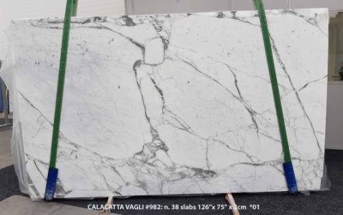 Supply polished slabs 0.8 cm in natural marble CALACATTA VAGLI SG 982. Detail image pictures 
