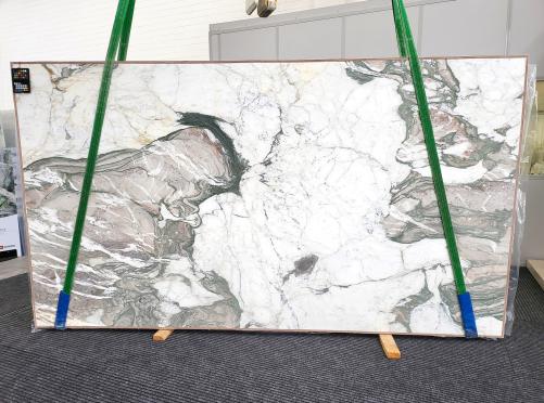 Supply honed slabs 0.8 cm in natural marble CALACATTA VAGLI 1885. Detail image pictures 