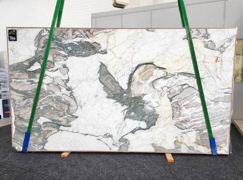 Supply honed slabs 0.8 cm in natural marble CALACATTA VAGLI 1885. Detail image pictures 