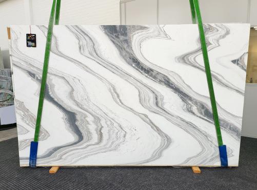Supply honed slabs 0.8 cm in natural marble CALACATTA WAVE 1832. Detail image pictures 