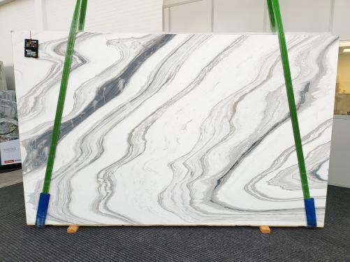 Supply honed slabs 0.8 cm in natural marble CALACATTA WAVE 1832. Detail image pictures 