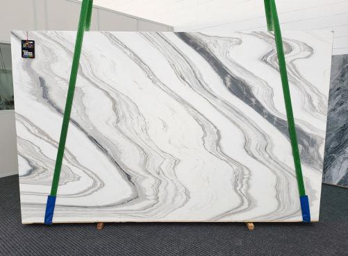 Supply honed slabs 1.2 cm in natural marble CALACATTA WAVE 1832. Detail image pictures 