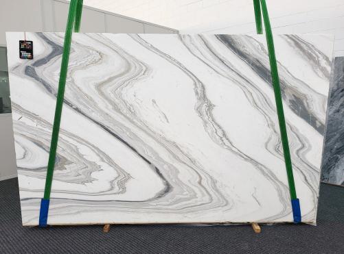 Supply honed slabs 1.2 cm in natural marble CALACATTA WAVE 1832. Detail image pictures 