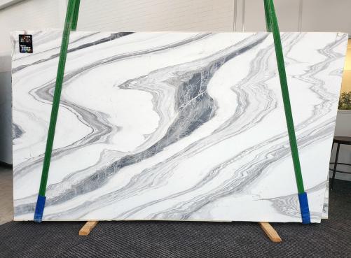 Supply honed slabs 1.2 cm in natural marble CALACATTA WAVE 1874. Detail image pictures 