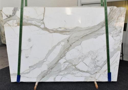 Supply polished slabs 0.8 cm in natural marble CALACATTA 1310. Detail image pictures 