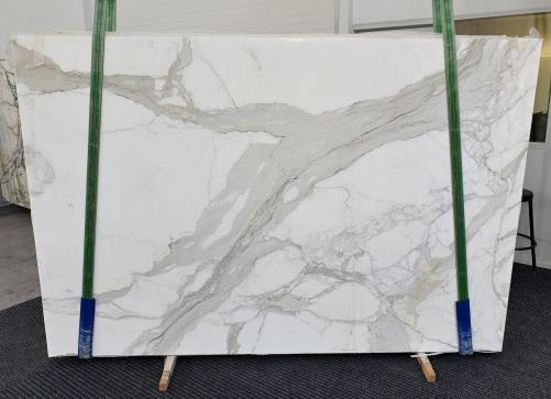Supply polished slabs 0.8 cm in natural marble CALACATTA 1310. Detail image pictures 