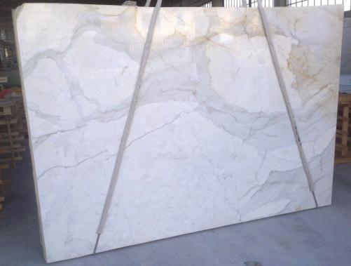 Supply polished slabs 0.8 cm in natural marble CALACATTA 656. Detail image pictures 