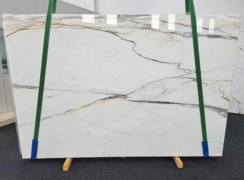 Supply polished slabs 0.8 cm in natural marble CALACATTA 1604. Detail image pictures 