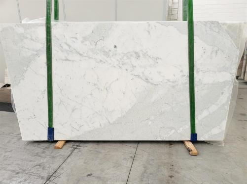 Supply polished slabs 0.8 cm in natural marble CALACATTA 1733. Detail image pictures 
