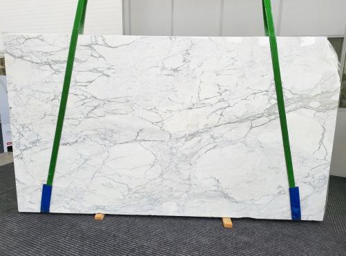 Supply polished slabs 0.8 cm in natural marble CALACATTA 1811. Detail image pictures 