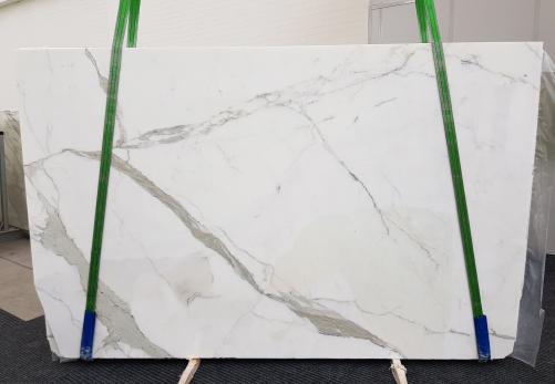Supply honed slabs 1.2 cm in natural marble CALACATTA GL 1108. Detail image pictures 