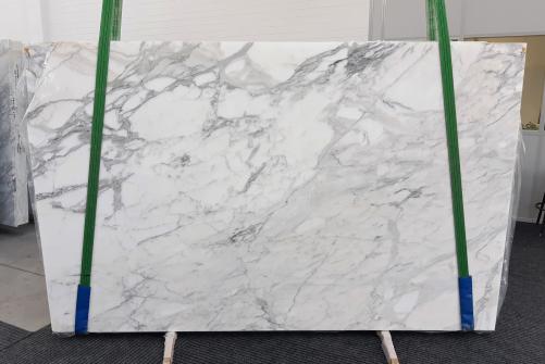 Supply polished slabs 0.8 cm in natural marble CALACATTA 1188. Detail image pictures 