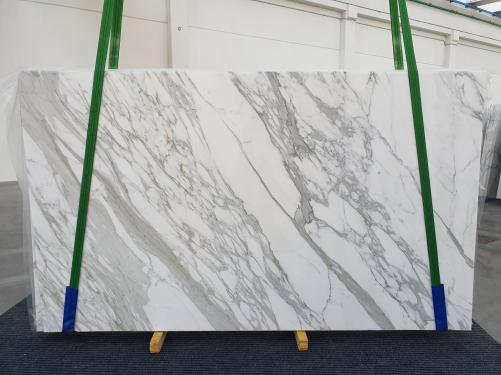 Supply polished slabs 0.8 cm in natural marble CALACATTA 1228. Detail image pictures 