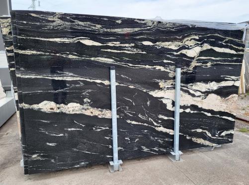 Supply polished slabs 0.8 cm in natural granite COSMIC SILVER DL0204. Detail image pictures 
