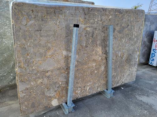 Supply polished slabs 0.8 cm in natural brech DESERT GREY S0128. Detail image pictures 