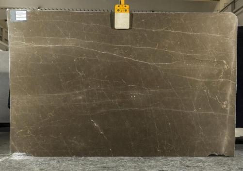 Supply polished slabs 0.8 cm in natural marble ego fumè R400. Detail image pictures 