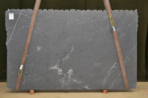 Supply honed slabs 1.2 cm in natural granite ELEGANT GREY 2565. Detail image pictures 