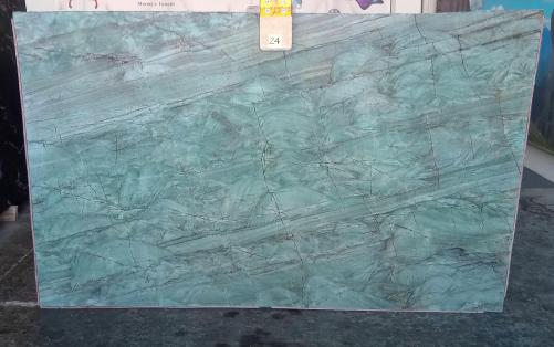 Supply polished slabs 0.8 cm in natural quartzite EMERALD GREEN Z0209. Detail image pictures 