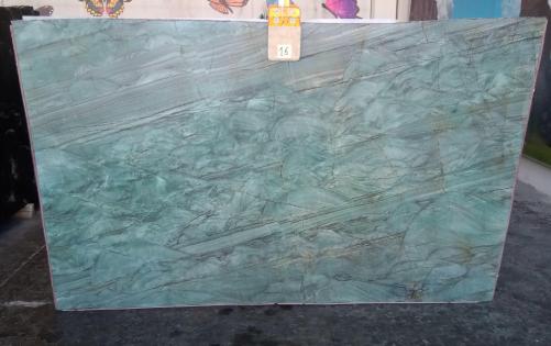 Supply polished slabs 0.8 cm in natural quartzite EMERALD GREEN Z0209. Detail image pictures 