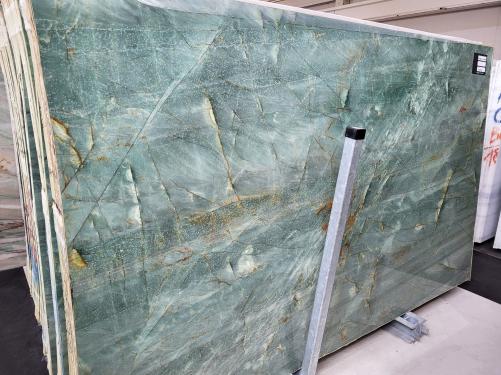 Supply polished slabs 0.8 cm in natural quartzite EMERALD GREEN C0716. Detail image pictures 