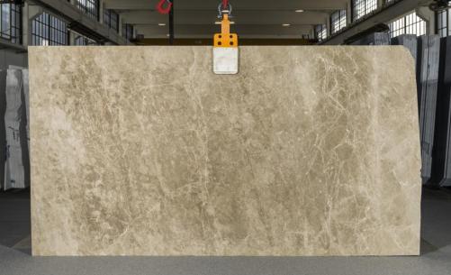 Supply polished slabs 0.8 cm in natural marble EMPERADOR CLARO TL0033. Detail image pictures 