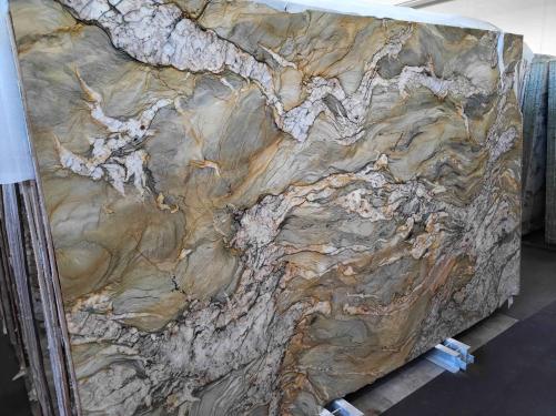 Supply diamondcut slabs 2 cm in natural quartzite FUSION WOW D0550. Detail image pictures 