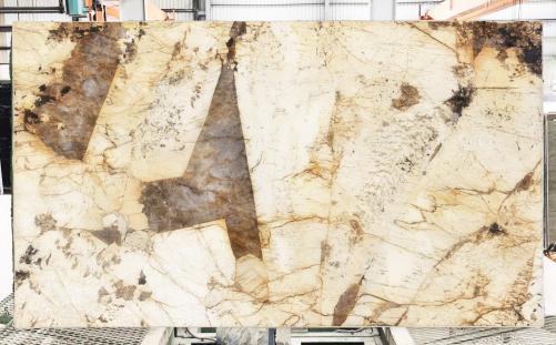 Supply polished slabs 0.8 cm in natural granite GIALLO ALBA 3066A. Detail image pictures 