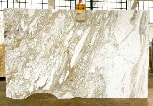 Supply polished slabs 0.8 cm in natural marble GOLDEN CALACATTA U0404. Detail image pictures 