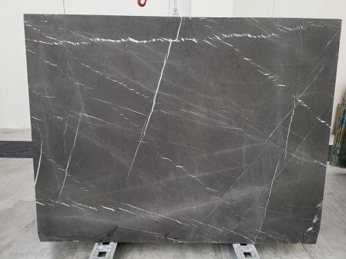 Supply honed slabs 1.2 cm in natural marble GRAFFITE 17231. Detail image pictures 