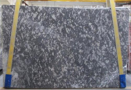 Supply honed slabs 0.8 cm in natural marble GRIS CEVENOL DM014. Detail image pictures 