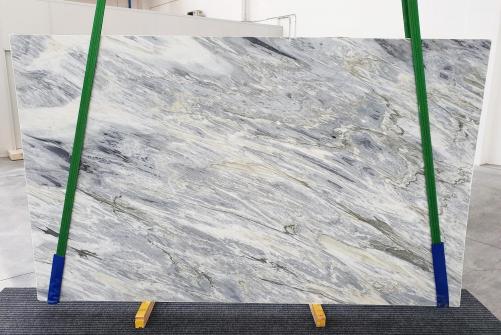 Supply honed slabs 0.8 cm in natural marble MANHATTAN GREY 1207. Detail image pictures 
