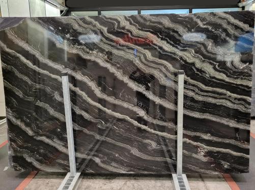 Supply polished slabs 1.2 cm in natural quartzite MEZZANOTTE 26272. Detail image pictures 