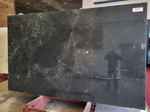 Supply polished slabs 0.8 cm in natural quartzite NEGRESCO 26149. Detail image pictures 