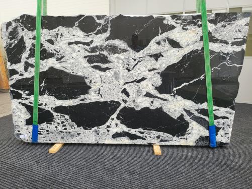 Supply polished slabs 0.8 cm in natural marble NERO MARQUINA 1607. Detail image pictures 