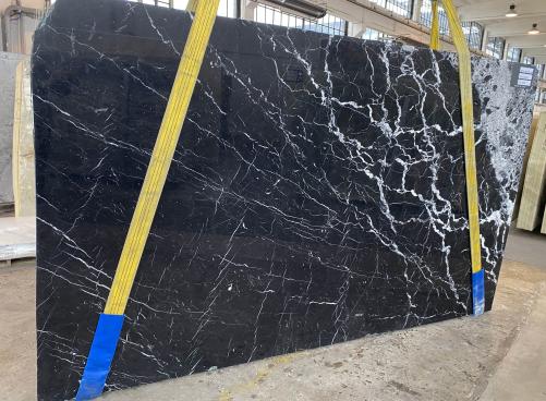 Supply polished slabs 1.2 cm in natural marble NERO MARQUINA VSI438. Detail image pictures 