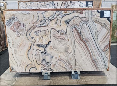 Supply polished slabs 0.8 cm in natural onyx ONICE ARAGOSTA LA44. Detail image pictures 
