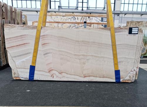 Supply polished slabs 0.8 cm in natural onyx ONICE CAPPUCCINO TL0152. Detail image pictures 
