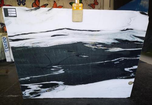Supply polished slabs 0.7 cm in natural marble PANDA UL0083. Detail image pictures 