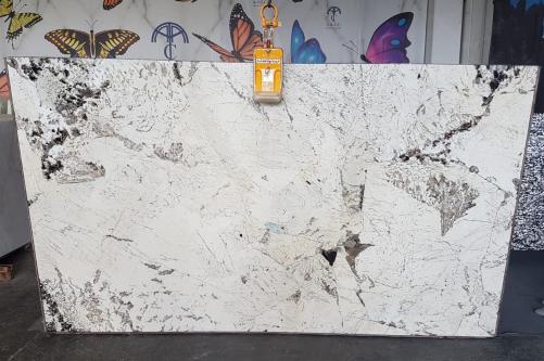 Supply polished slabs 0.8 cm in natural granite PATAGONIA AA U0114. Detail image pictures 