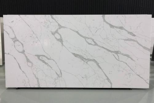 Supply polished slabs 0.8 cm in artificial aglo quartz PISA V7008. Detail image pictures 