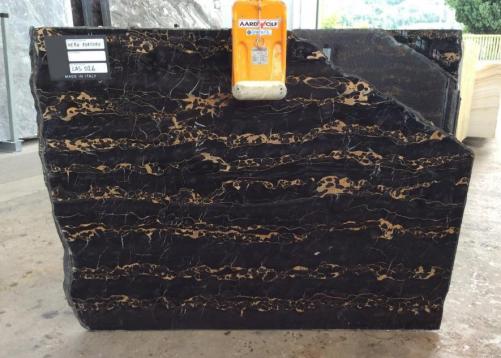 Supply polished slabs 0.8 cm in natural marble PORTORO LAS0026. Detail image pictures 