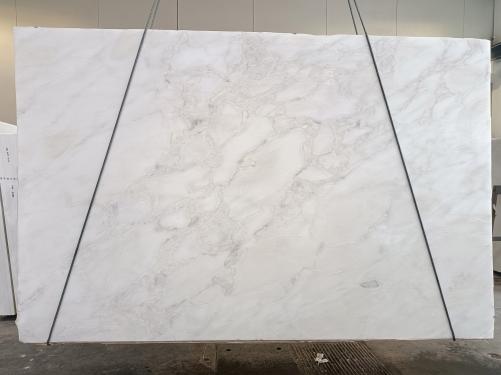 Supply diamondcut slabs 0.8 cm in natural marble RHINO WHITE 2087M. Detail image pictures 