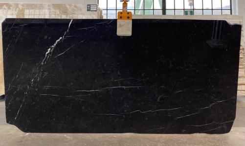Supply polished slabs 0.8 cm in natural marble ROYAL BLACK Z0129. Detail image pictures 