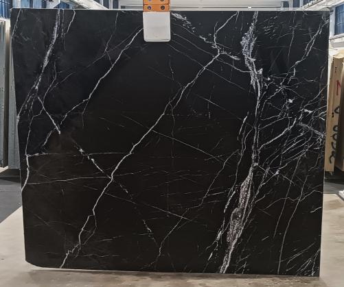 Supply polished slabs 0.8 cm in natural marble ROYAL BLACK EL0006. Detail image pictures 