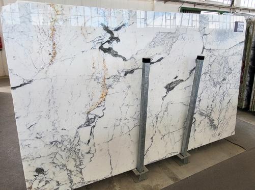 Supply polished slabs 0.8 cm in natural marble STATUARIO CORCHIA C0391. Detail image pictures 
